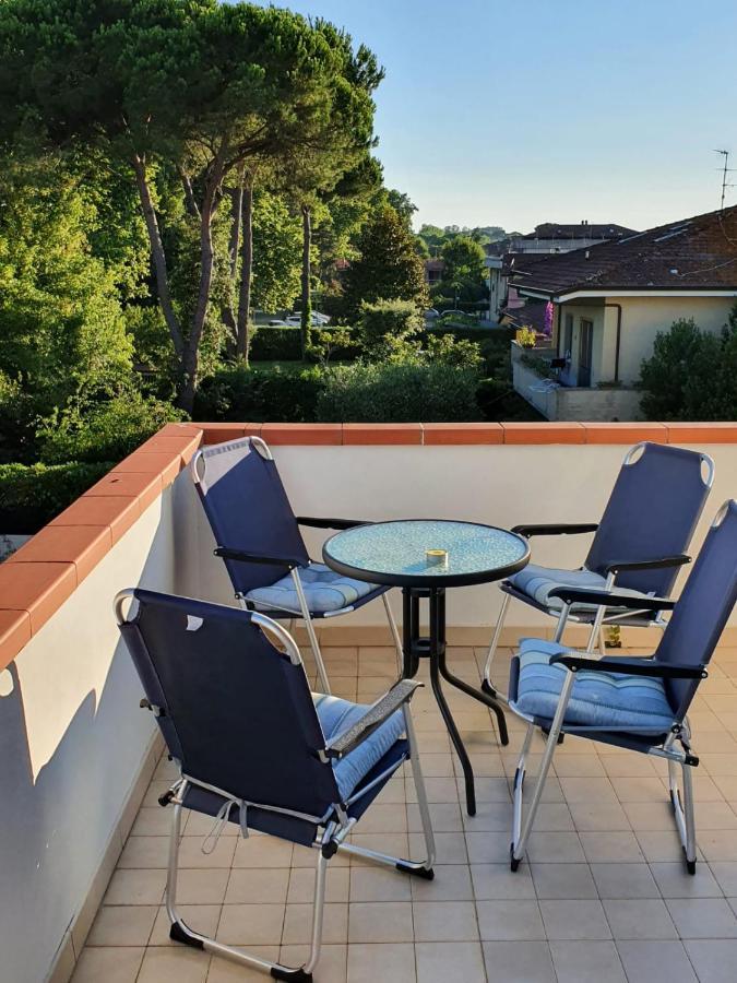 Appartement Attico Di Torsten à Torre del Lago Puccini Extérieur photo