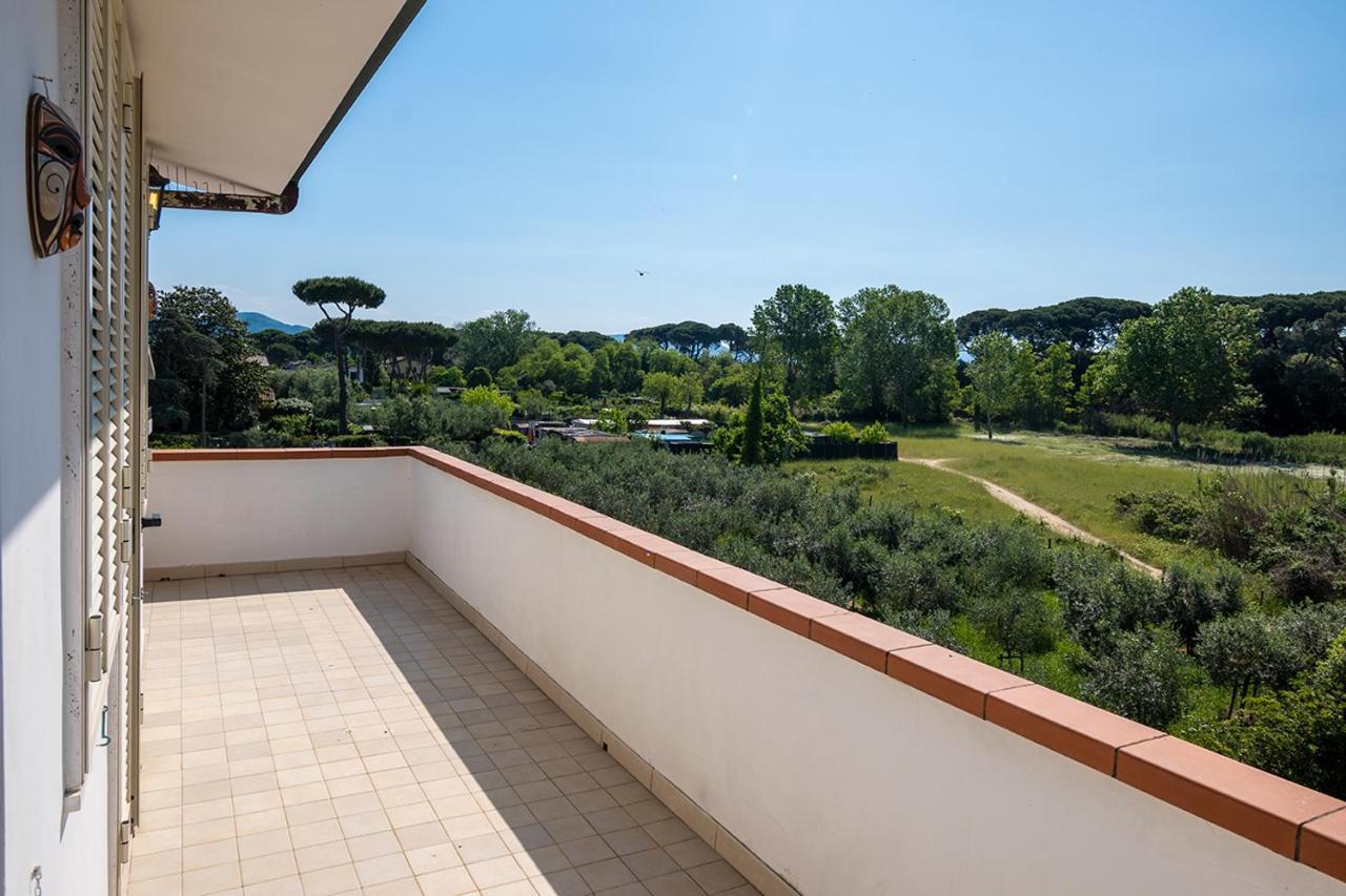 Appartement Attico Di Torsten à Torre del Lago Puccini Extérieur photo